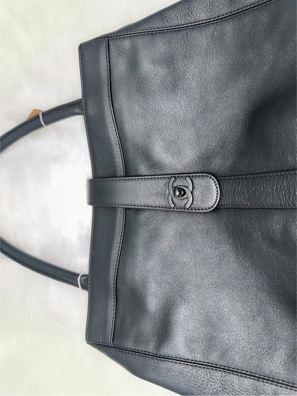Chanel Vintage Black Leather Executive Cerf Turn-Lock Tote Bag - Picture 12 of 14